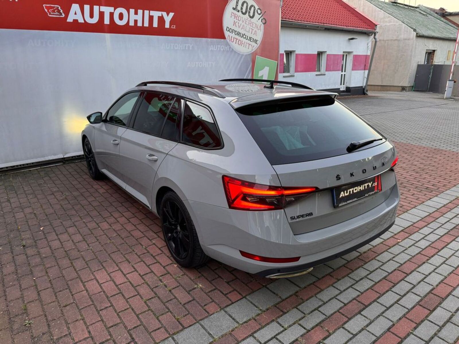 Škoda Superb 9