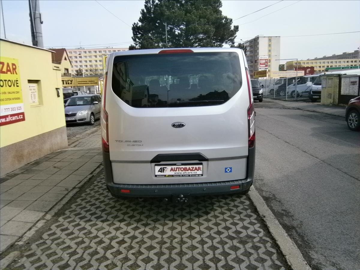 Ford Tourneo Custom Kombi 2,0 l 96 kw