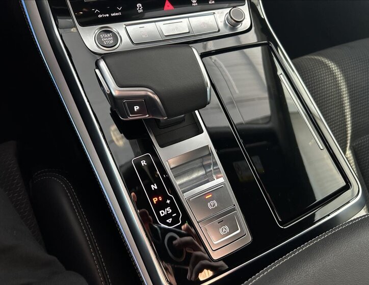 Audi Q8 SUV / Terénní 3,0 l 250 kw