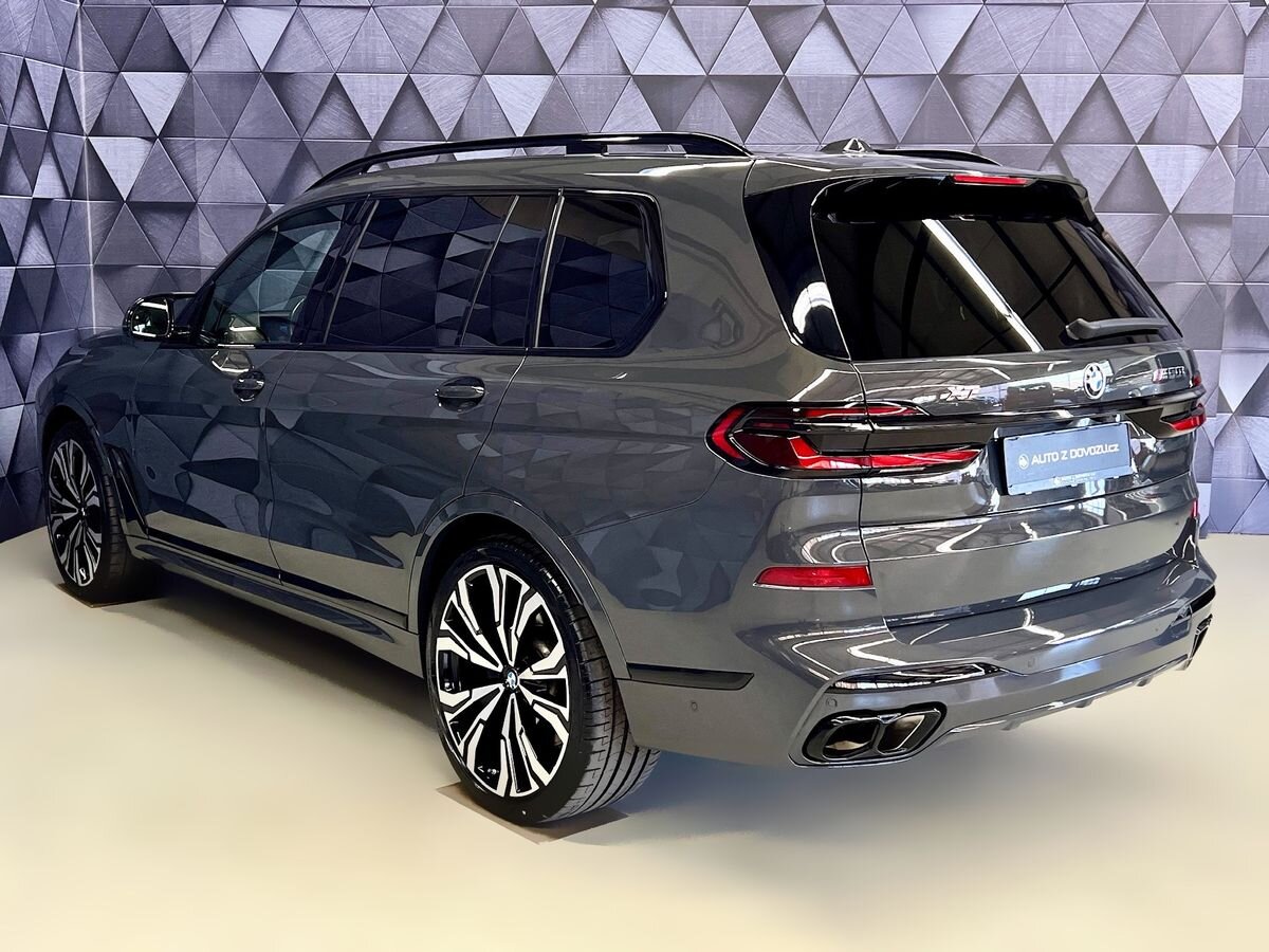 BMW X7 SUV / Terénní 4,4 l 390 kw