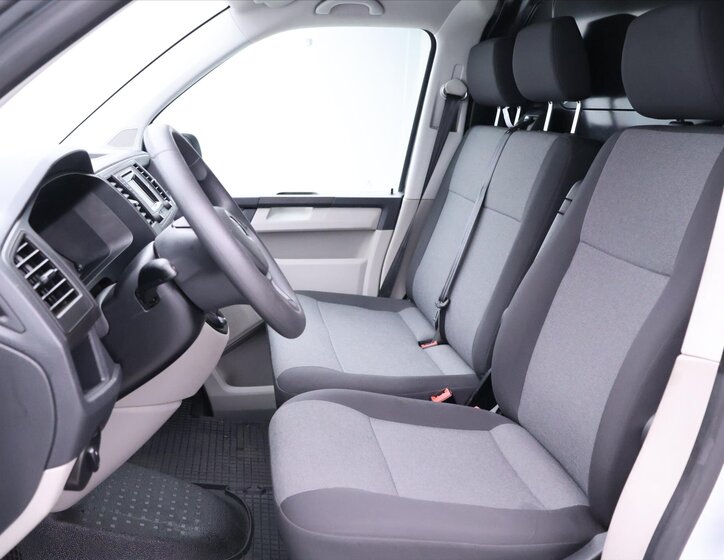 Volkswagen Transporter Skříň 2,0 l 75 kw