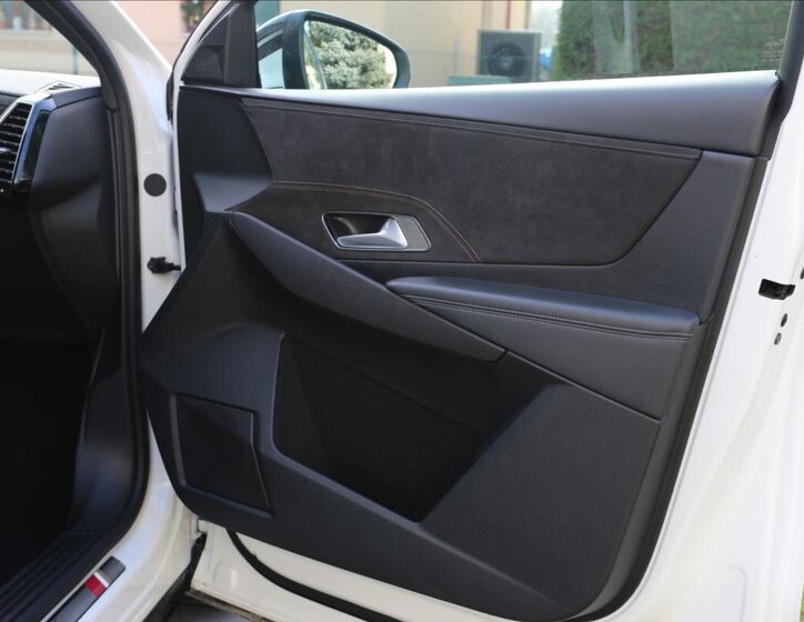 DS Automobiles DS7 Crossback Kombi 2,0 l 130 kw