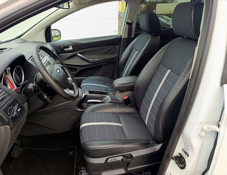 Ford Kuga SUV / Terénní 2,0 l 120 kw