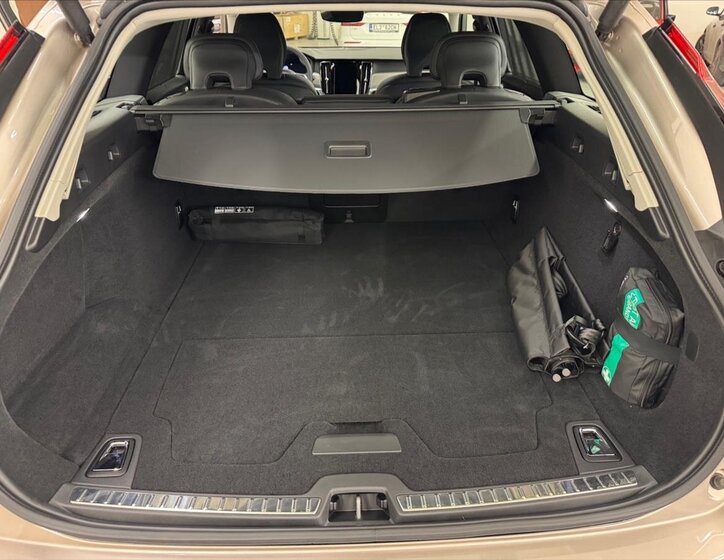 Volvo V90 Kombi 2,0 l 145 kw