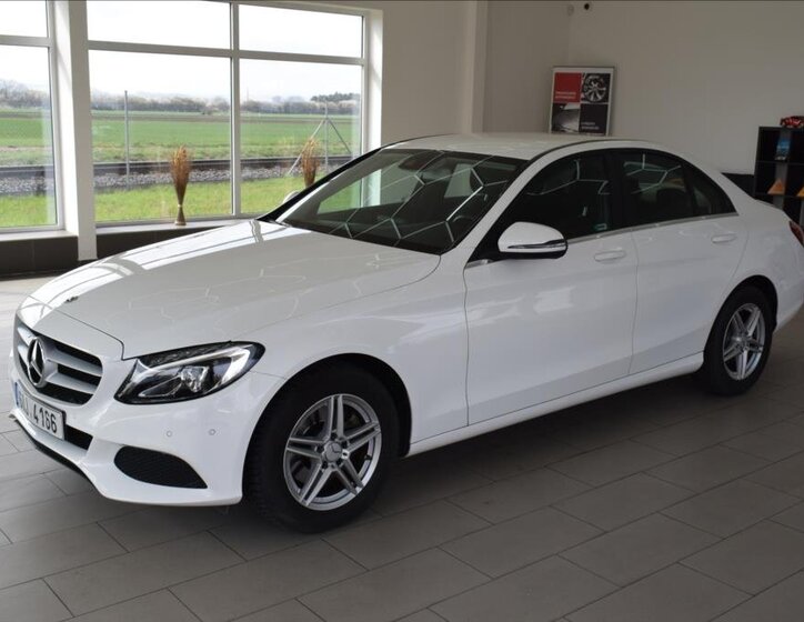 Mercedes-Benz Třídy C Sedan / Limuzína 2,1 l 125 kw