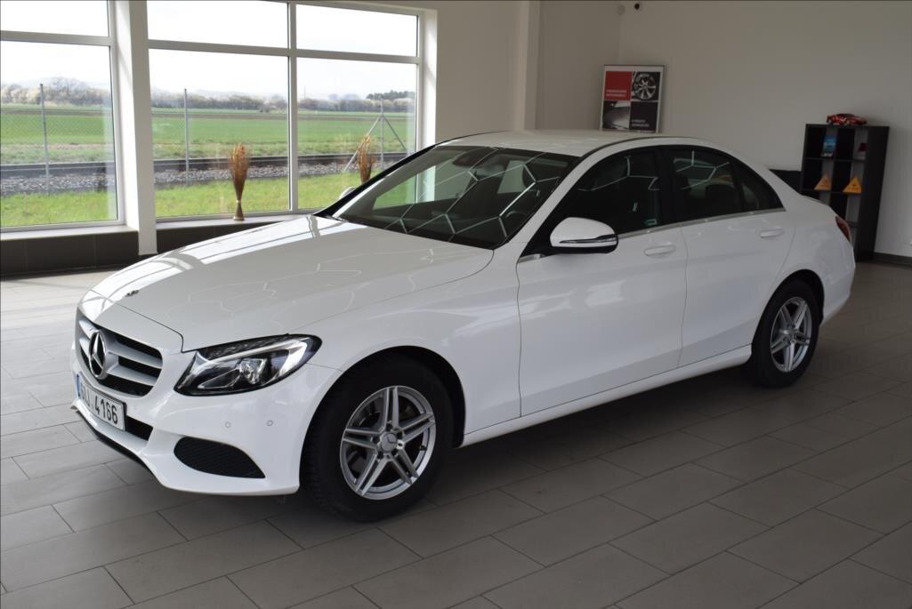 Mercedes-Benz Třídy C Sedan / Limuzína 2,1 l 125 kw