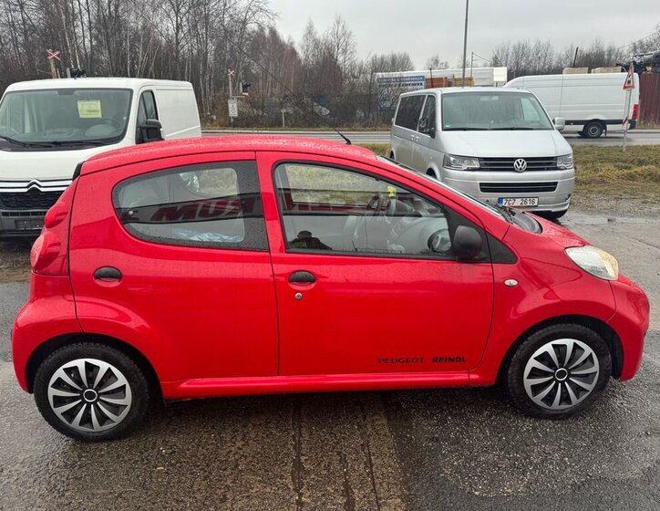 Peugeot 107 Hatchback 998,0 50 kw