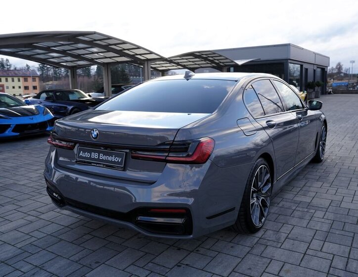 BMW Řada 7 6