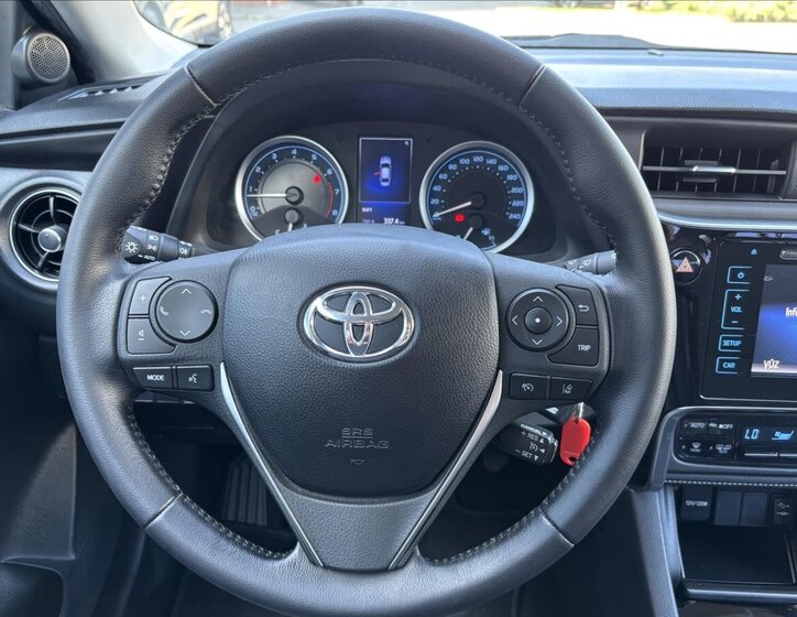 Toyota Corolla Sedan / Limuzína 1,6 l 97 kw