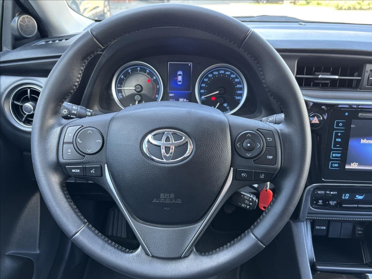 Toyota Corolla Sedan / Limuzína 1,6 l 97 kw