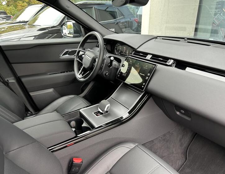 Land Rover Range Rover Velar 13