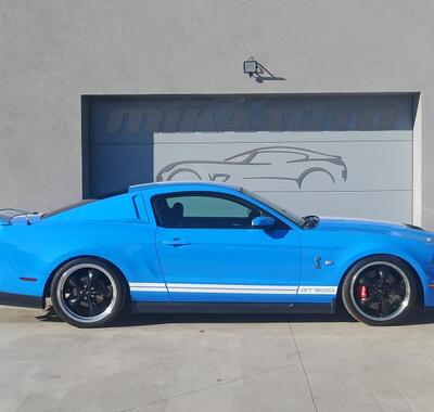 Ford Mustang 4