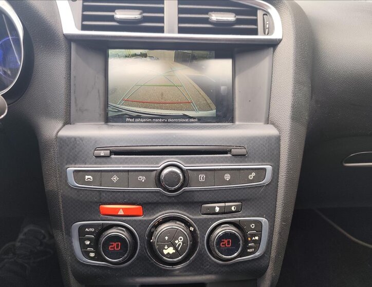 DS Automobiles DS4 Hatchback 2,0 l 133 kw