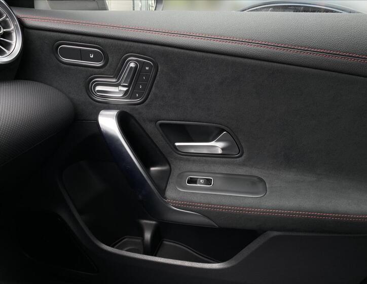 Mercedes-Benz CLA 19