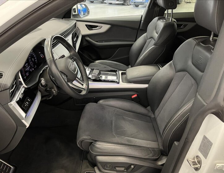 Audi Q8 SUV 3,0 l 210 kw