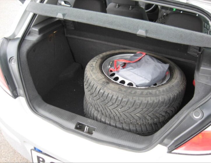 Opel Astra Hatchback 1,6 l 77 kw