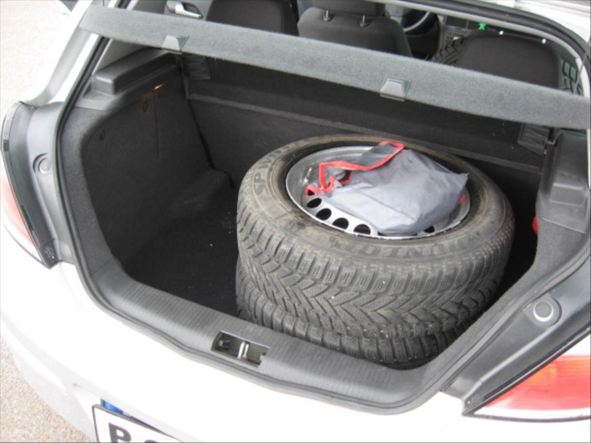 Opel Astra Hatchback 1,6 l 77 kw