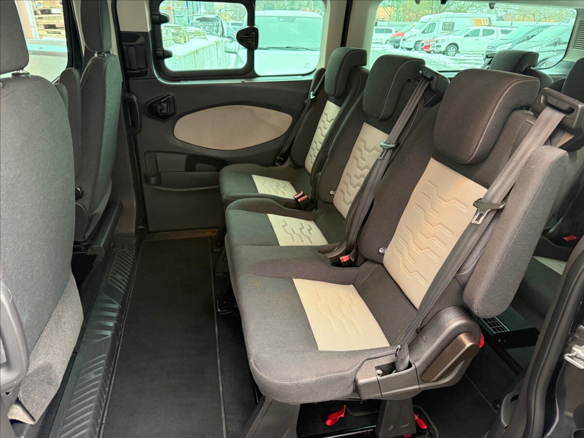 Ford Tourneo Custom MPV 2,2 l 92 kw