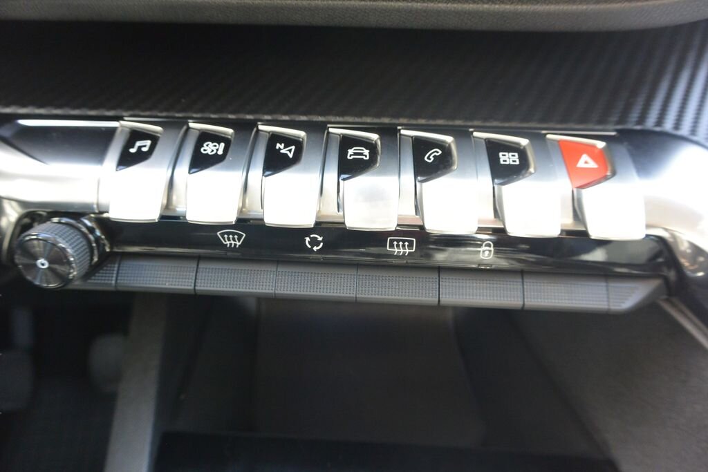 Peugeot 3008 SUV / Terénní 1,2 l 96 kw