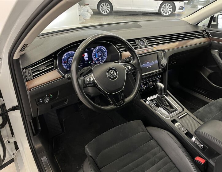 Volkswagen Passat Sedan 2,0 l 176 kw
