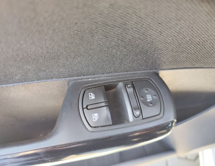 Opel Corsa Hatchback 1,2 l 63 kw