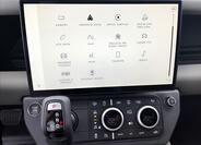 Land Rover Defender 19