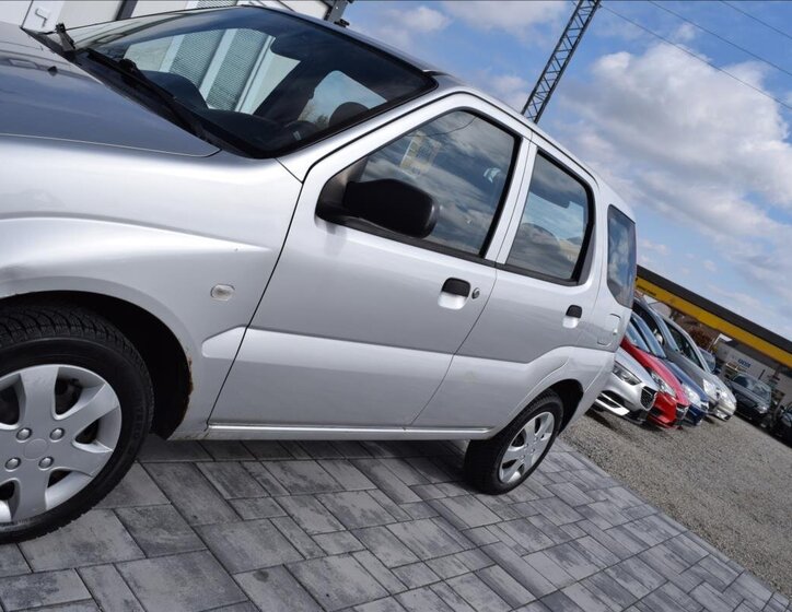 Subaru Justy Hatchback 1,3 l 66 kw