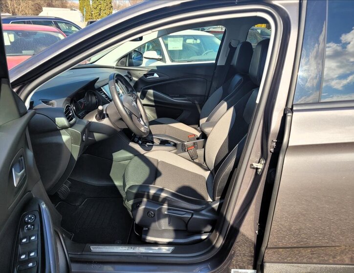 Opel Grandland X SUV / Terénní 1,5 l 96 kw