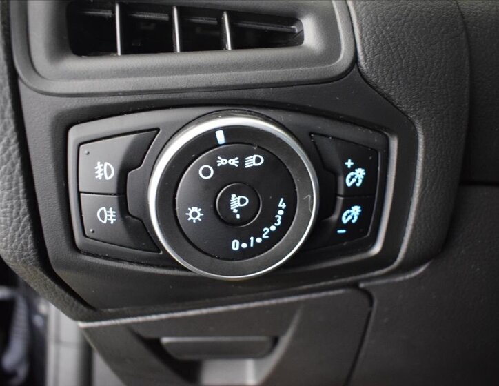 Ford Focus Kombi 999,0 92 kw