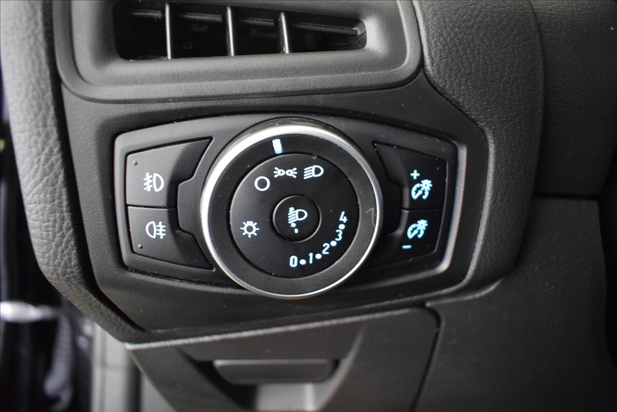 Ford Focus Kombi 999,0 92 kw