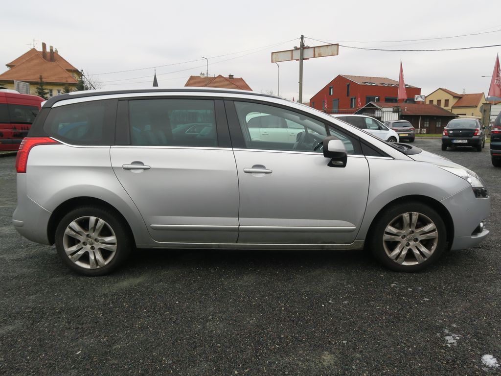 Peugeot 5008 MPV 2,0 l 120 kw