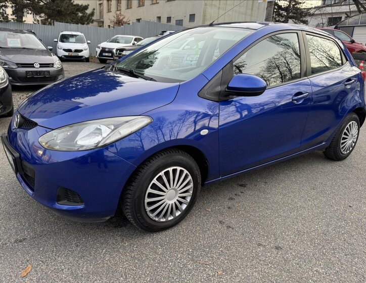 Mazda 2 3