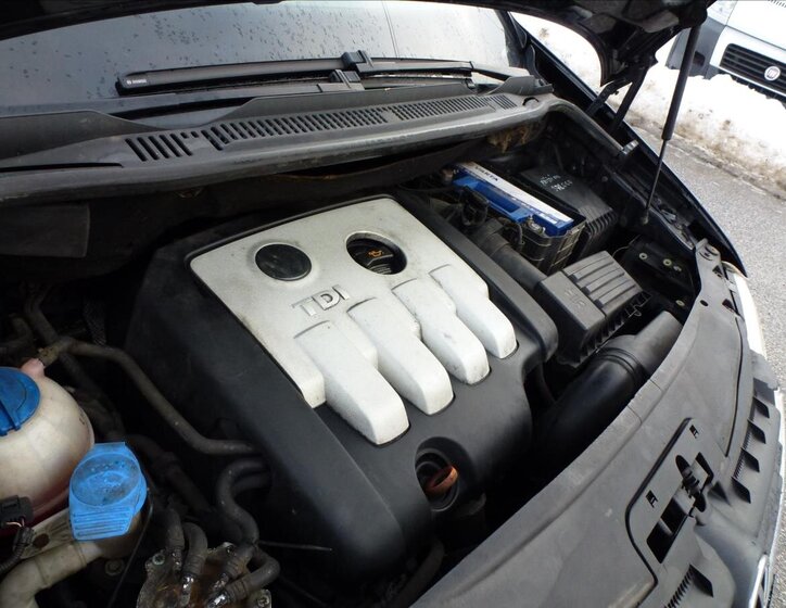 Volkswagen Touran Kombi 2,0 l 100 kw