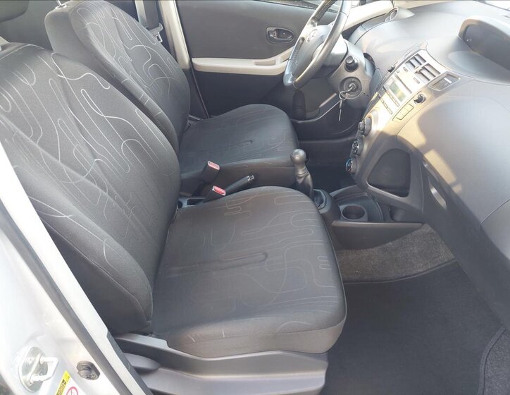 Toyota Yaris Hatchback 998,0 50 kw