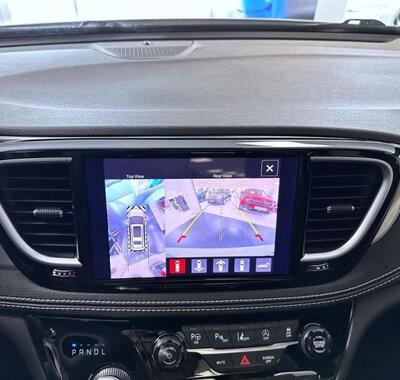 Chrysler Pacifica 15