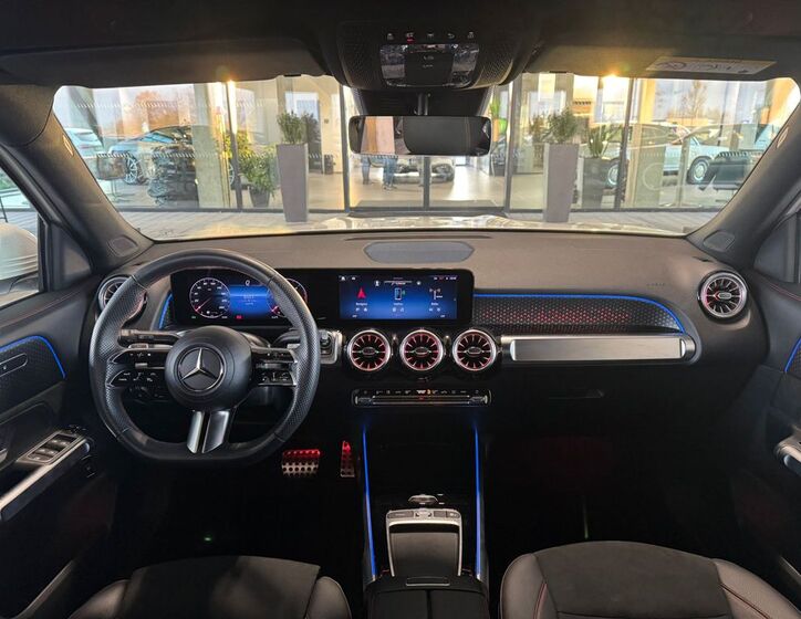 Mercedes-Benz GLB 12