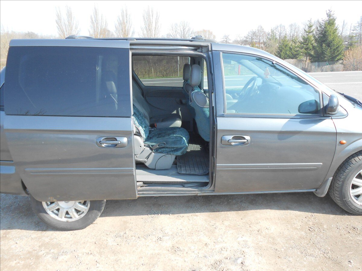 Chrysler Voyager Kombi 2,5 l 105 kw
