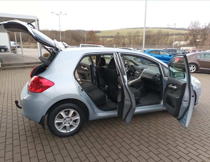 Toyota Auris Hatchback 1,4 l 66 kw