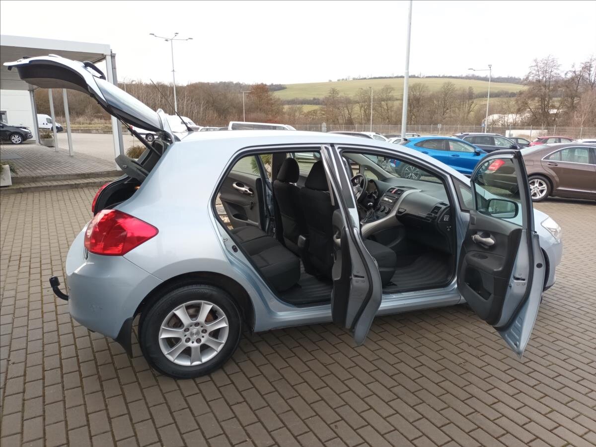 Toyota Auris Hatchback 1,4 l 66 kw