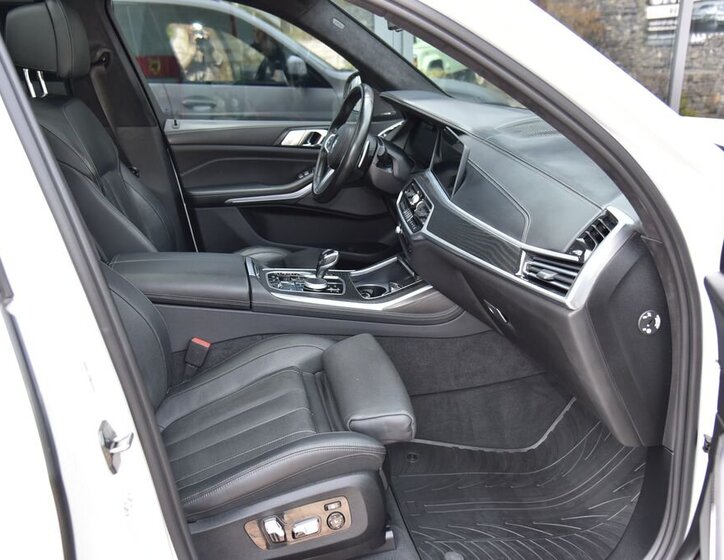 BMW X7 SUV / Terénní 3,0 l 195 kw