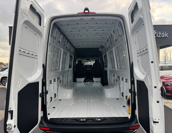 Mercedes-Benz Sprinter 16