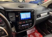 Mitsubishi Outlander SUV / Terénní 2,0 l 110 kw