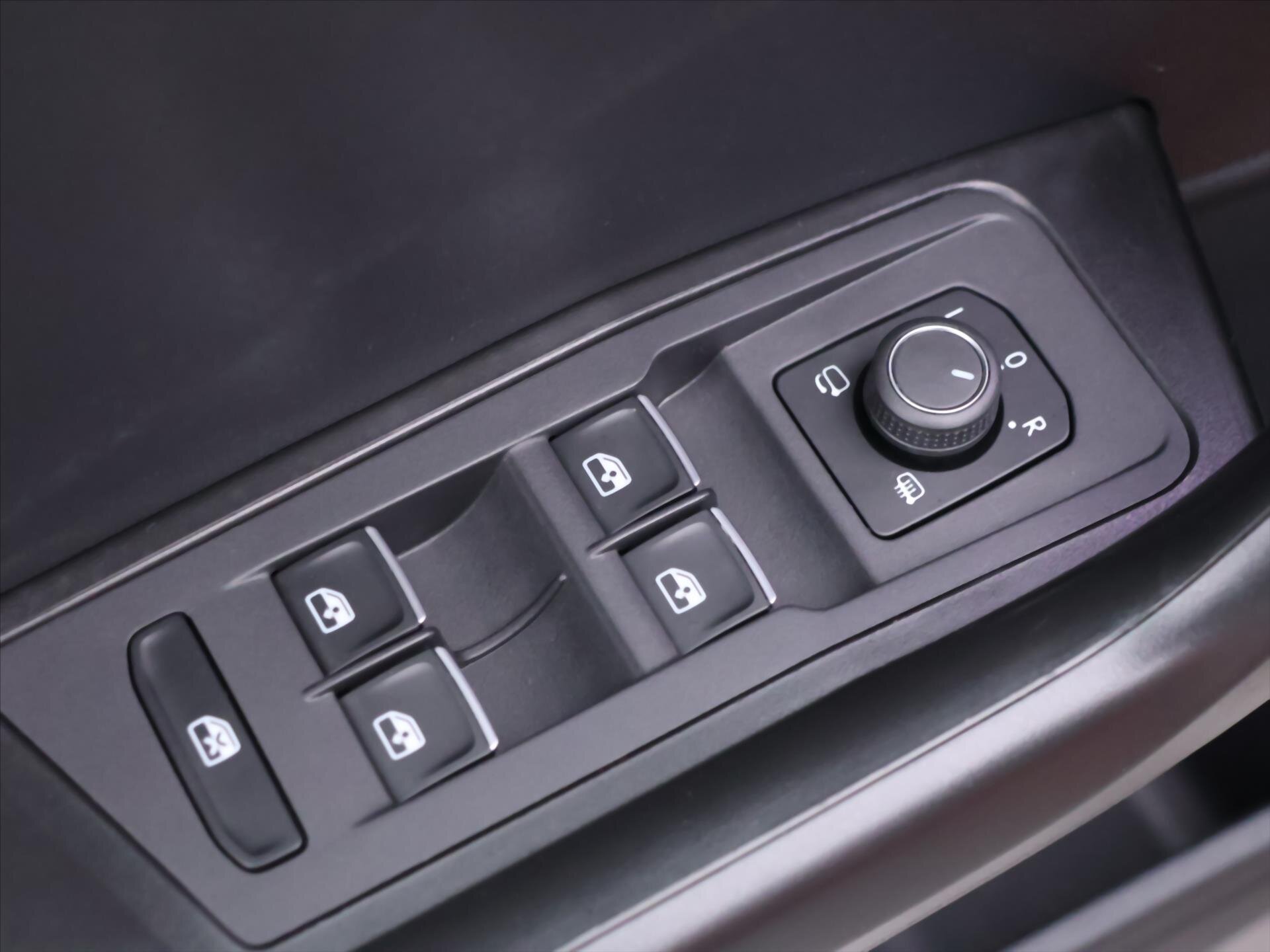 Volkswagen T-Roc SUV 1,5 l 110 kw