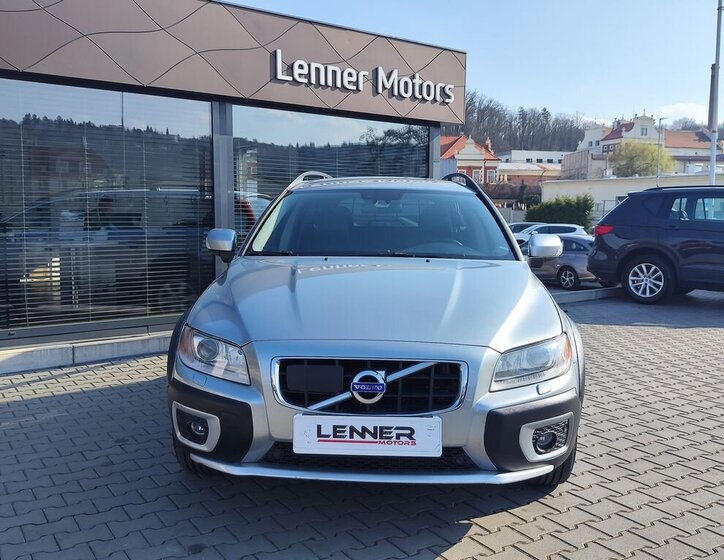 Volvo XC70 Kombi 2,4 l 151 kw