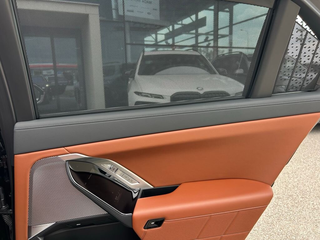 BMW i7 Sedan / Limuzína 0,0 400 kw