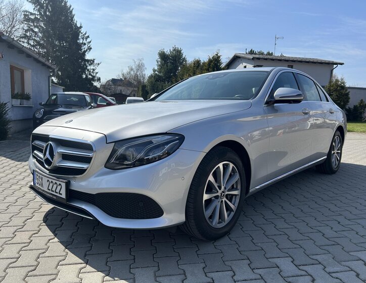 Mercedes-Benz Třídy E Sedan / Limuzína 3,0 l 190 kw