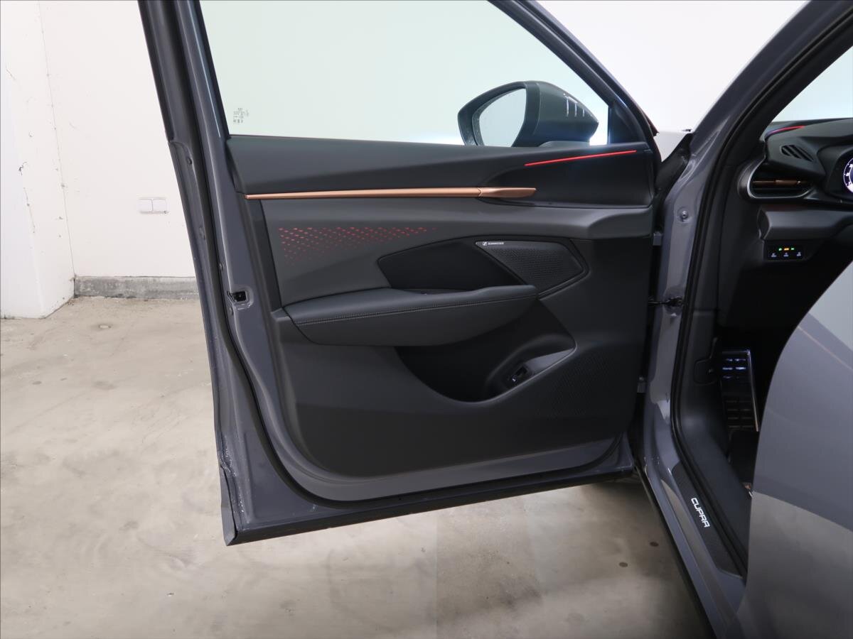 Cupra Terramar SUV / Terénní 2,0 l 195 kw