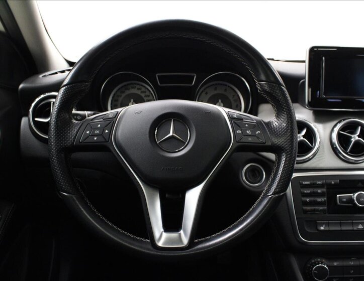 Mercedes-Benz GLA Kombi 1,6 l 90 kw