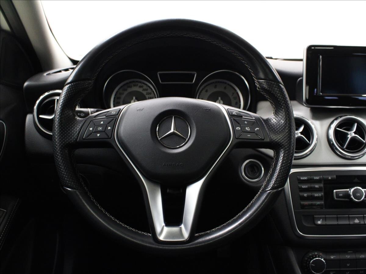 Mercedes-Benz GLA Kombi 1,6 l 90 kw