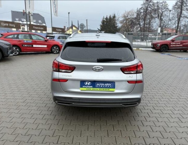 Hyundai i30 Kombi 998,0 88 kw